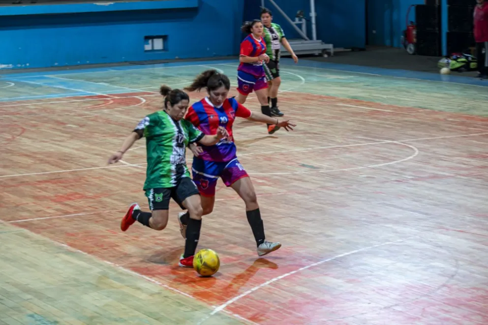 En la A mandan Atlético Cumbre y Gamberro A