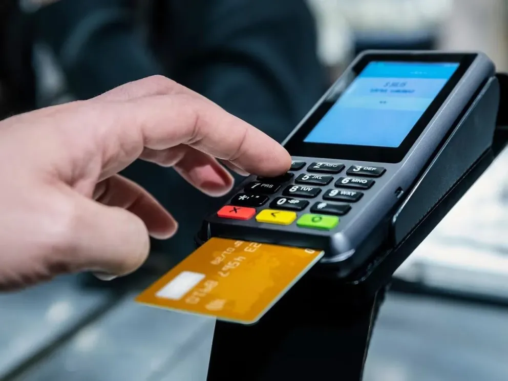 Aumenta el uso de tarjetas de crédito producto de la inflación