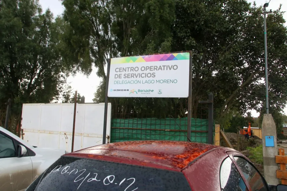 Firma de convenio entre Soyem y la Municipalidad  para continuar con la construcción de los nodos en la delegación Lago Moreno 