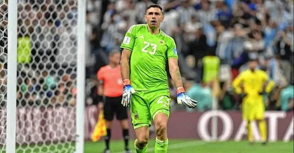 Emiliano Martínez responde a la nueva Ley 'Anti-Dibu' de la FIFA: "Ya somos campeones de todo"
