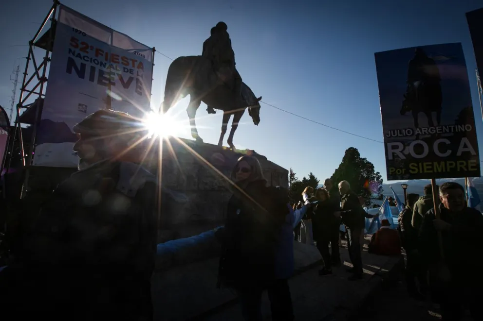 El proyecto para que la bandera mapuche no figure en edificios públicos menciona un decreto de Roca