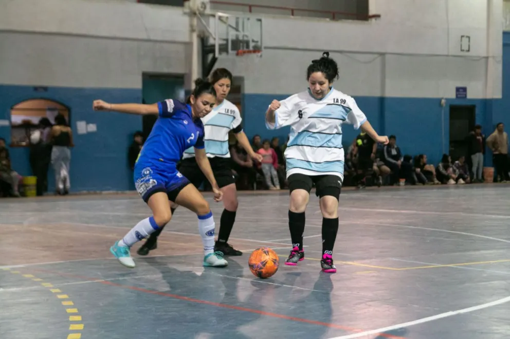 Pepona y El Team lideran la Liga Municipal