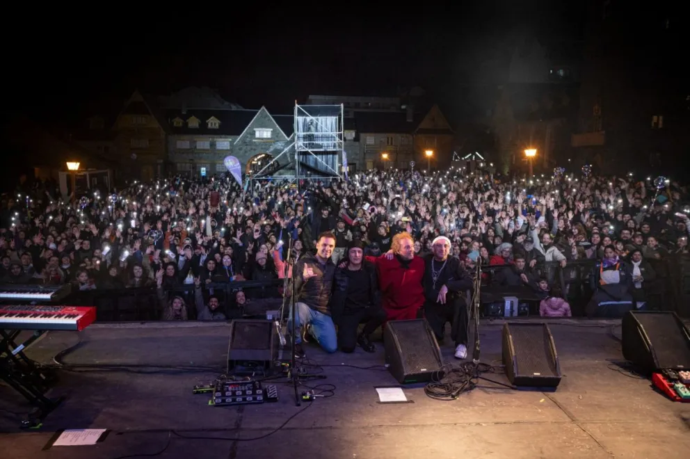 Los Tipitos cerraron la Fiesta de la Nieve 2023 a puro rock  