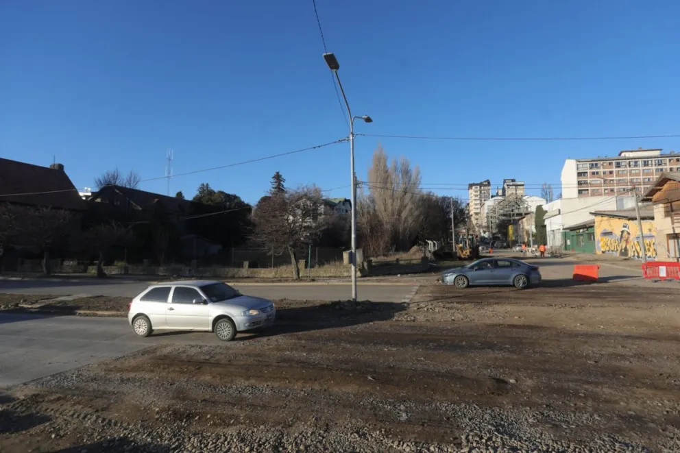 Comienza la reparación de la Avenida 12 de Octubre y Ruiz Moreno 