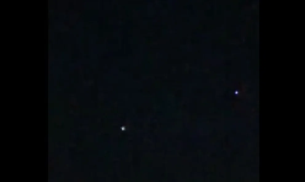 Las luces que vieron en el aeropuerto de Bariloche coincidieron con lo dicho por un piloto de Aerolíneas que venía de Buenos Aires