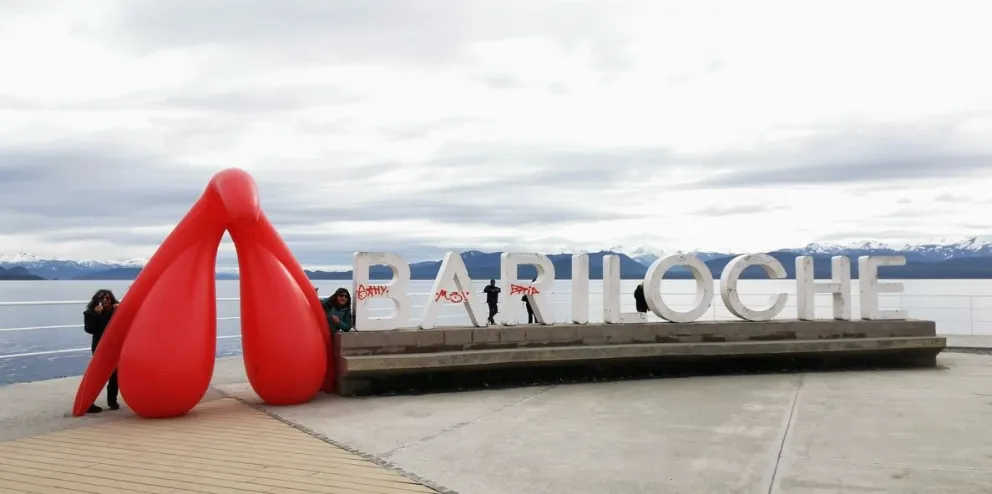 Clítoris gigante "paseó" por el centro de Bariloche