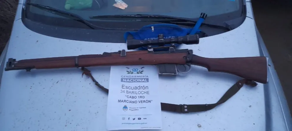 Gendarmería secuestró un arma de gran poder de destrucción a dos cazadores furtivos 