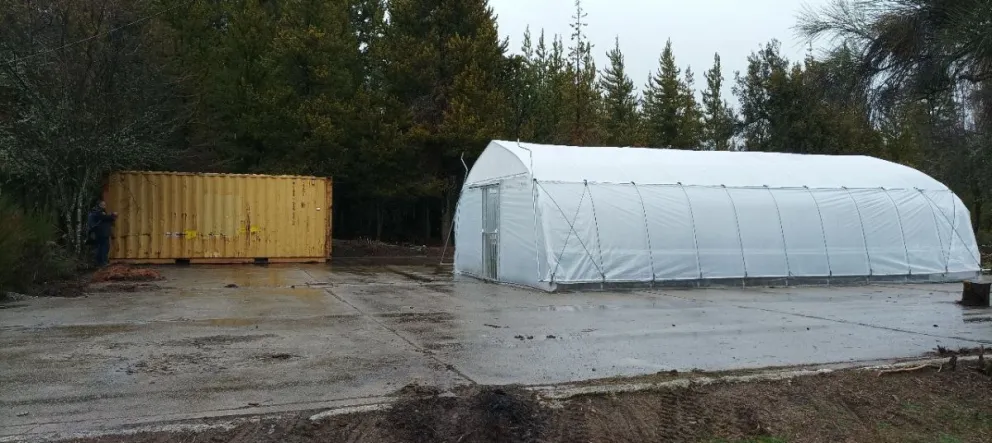 Instalaron oficina y pañol de herramientas mejorando el Vivero de Nativas del Parque Nacional