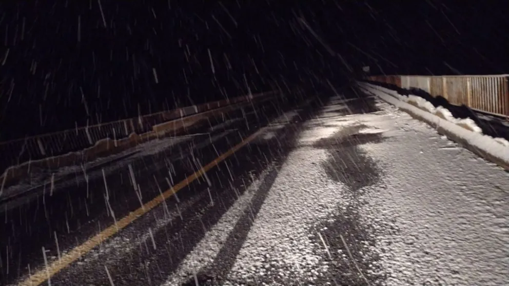Por nevadas en las zonas altas de la ruta 40, piden transitar con extrema precaución