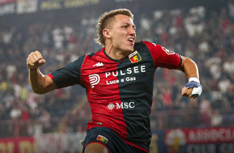 Mateo Retegui anotó un doblete en su debut oficial con Genoa