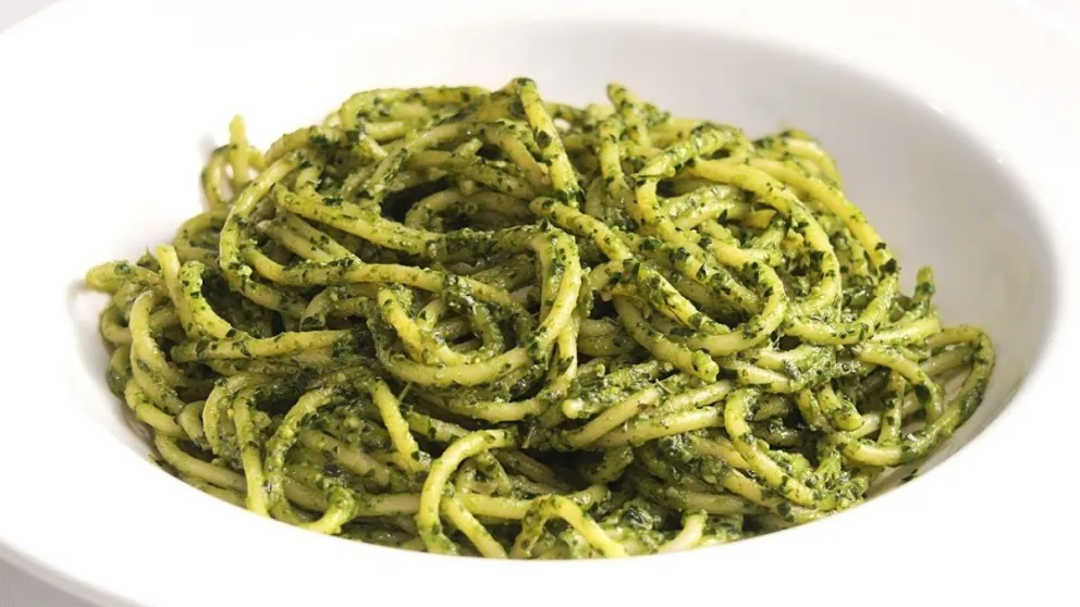 El auténtico sabor italiano: disfruta de la exquisita pasta al pesto