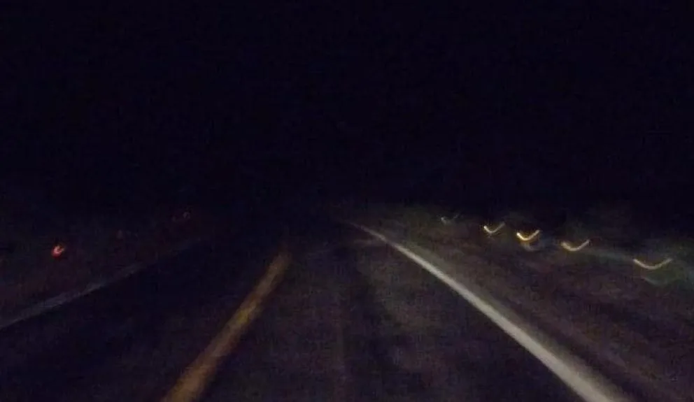 Por las intensas lluvias solicitan precaución al transitar las rutas 40, 40 Sur y 23