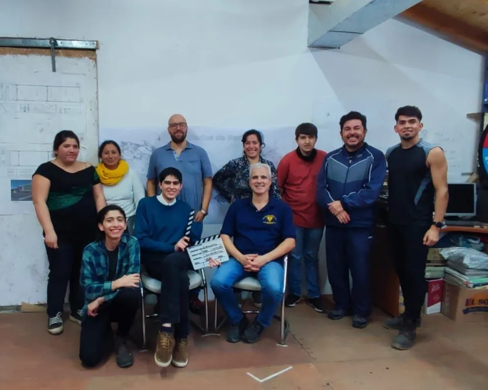 Jóvenes del San José Obrero están entrevistando a los candidatos a la Intendencia