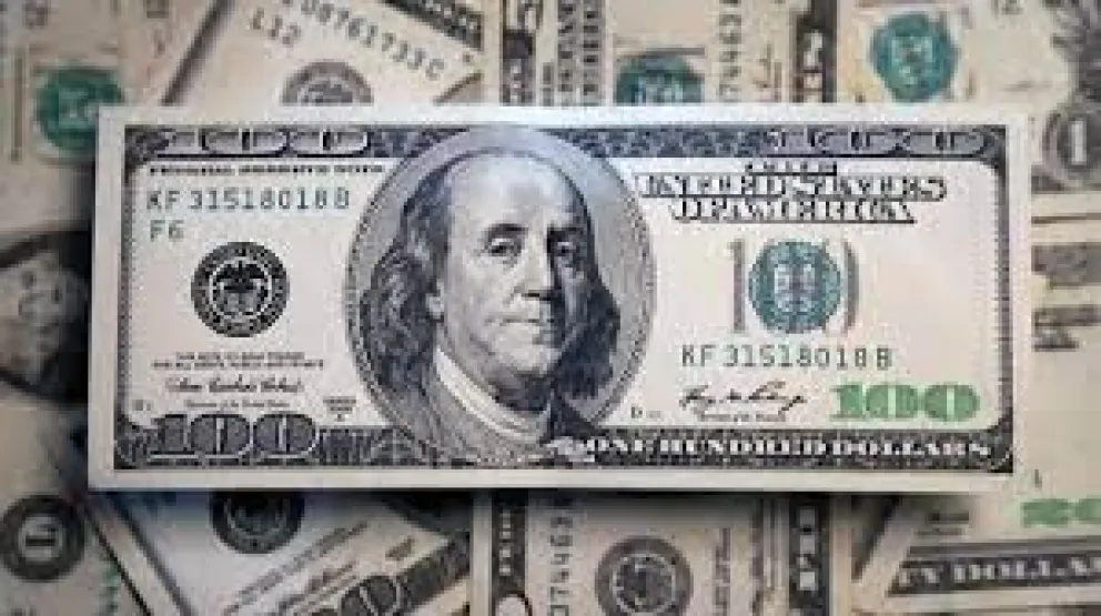 El dólar blue supera la barrera de los $700: subió $110 en dos días