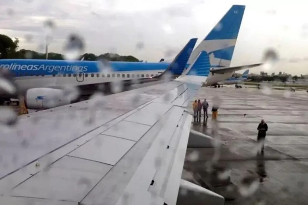 Por la tormenta en el AMBA, hay vuelos cancelados, desviados y demorados desde y hacia Bariloche