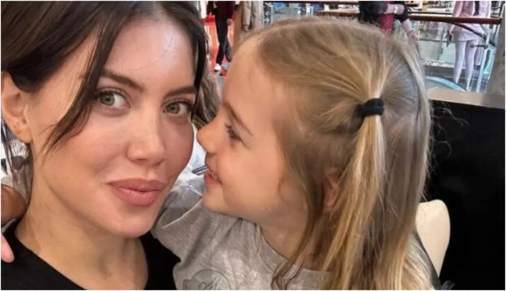 Cuánto vale y cómo es la cartera que Wanda Nara le regaló a su hija Isabella