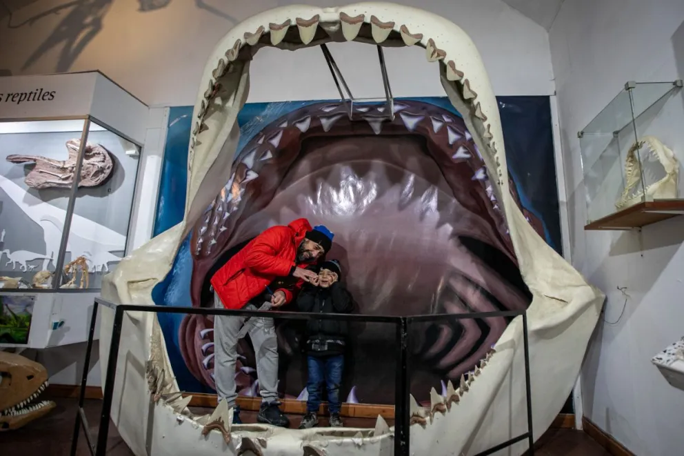 Los más pequeños se metieron en la “boca” de un megalodón