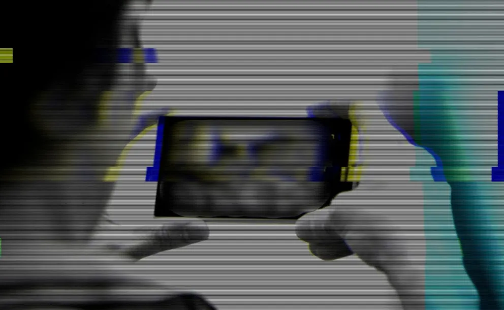 Robó un celular y denunció a su víctima: el dispositivo contenía pornografía infantil