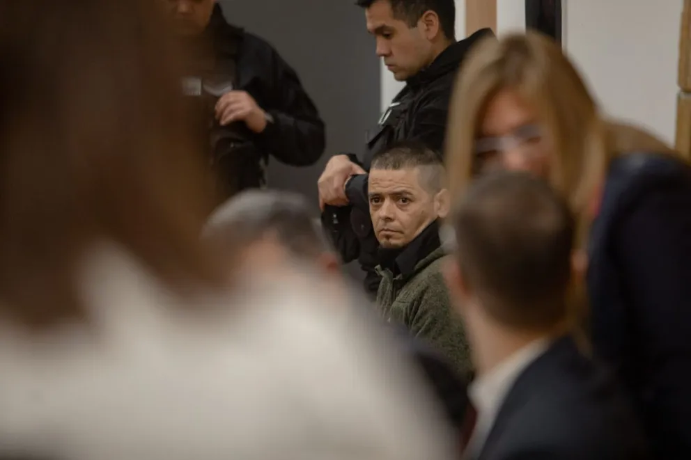 "Nicolás le pegó a la señorita, después buscó el cuchillo y lo cortó"