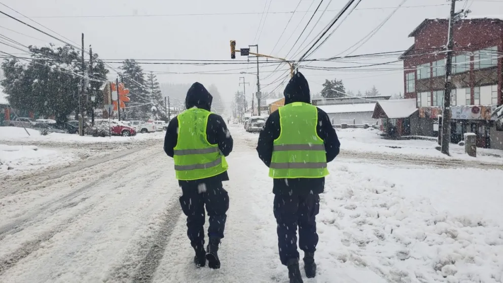 Bariloche: no hay rumores de saqueos pero igual refuerzan la seguridad 