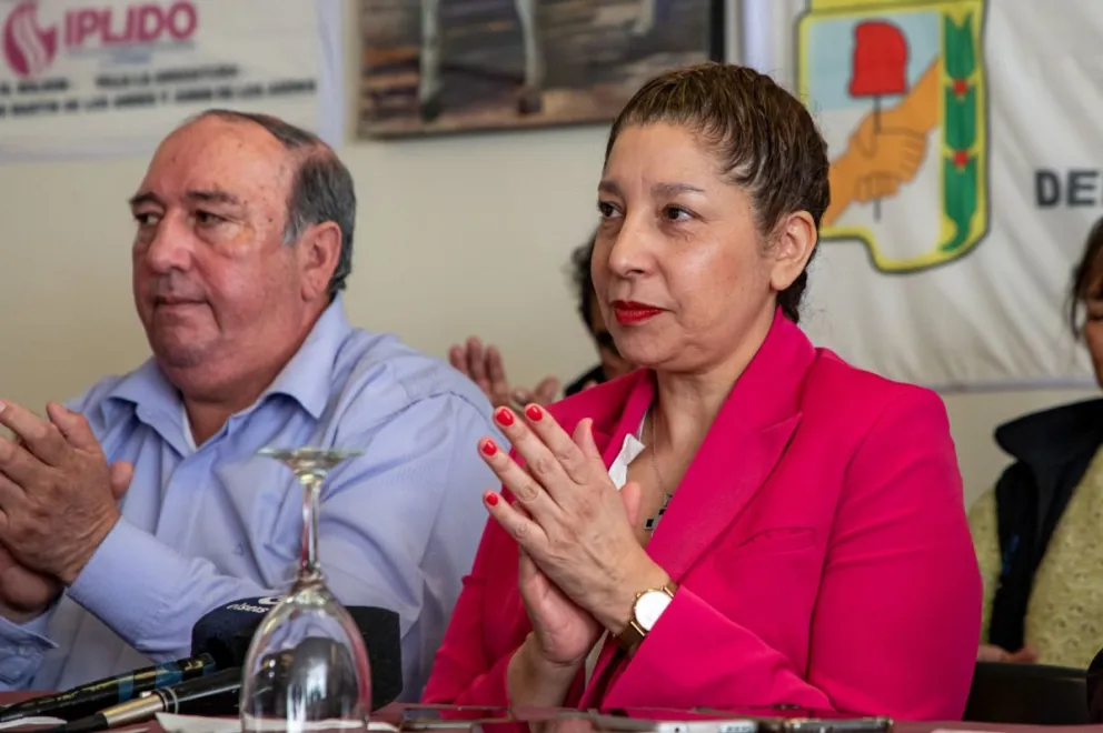 La gobernadora descartó reabrir la paritaria docente