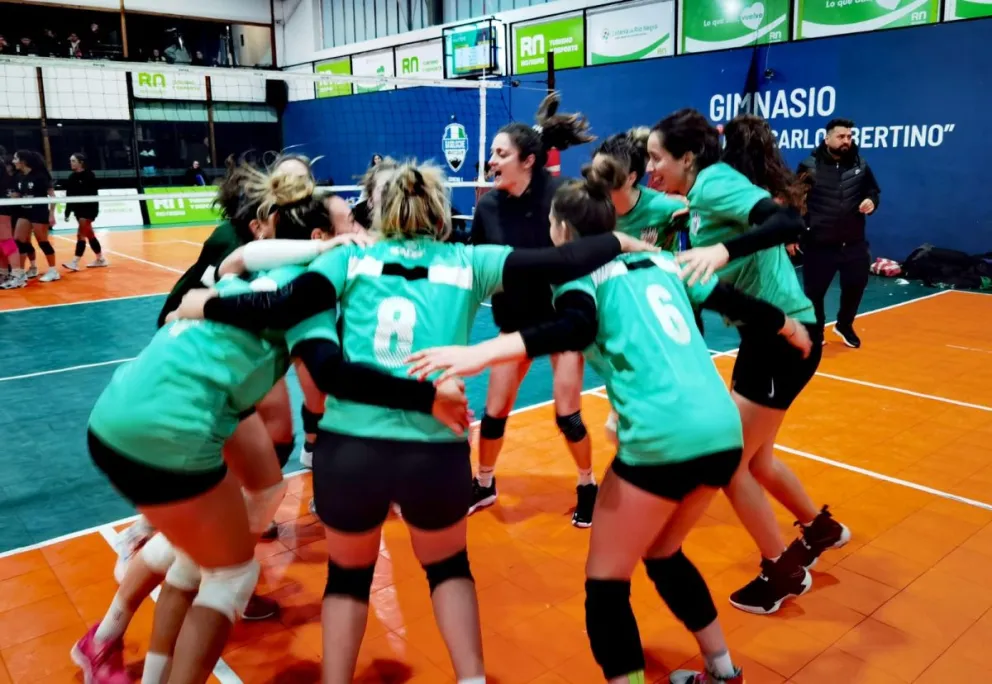 Cipolletti en mujeres y Centenario en varones se quedaron con la tercera etapa Bariloche Vóley Tour