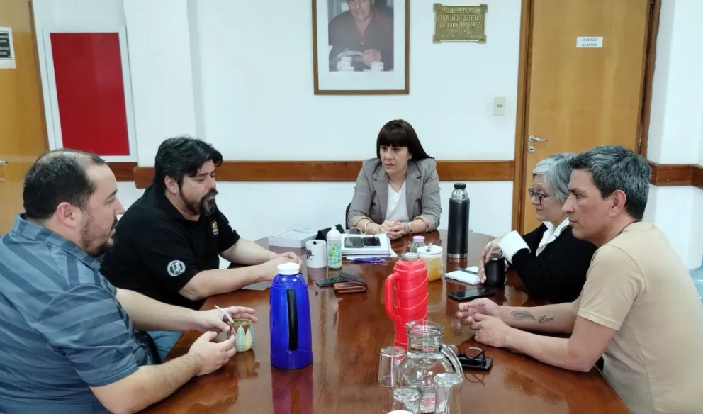 Sindicatos estatales amenazan con implementar medidas de fuerza si el gobierno no convoca a paritarias 