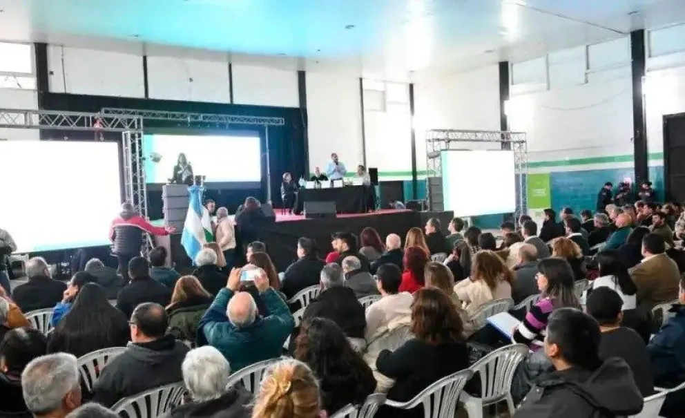 La audiencia por el oleoducto de YPF en Sierra Grande genera controversia