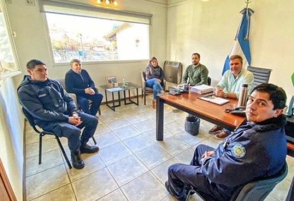 El Intendente De El Bolsón Se Reunió Con La Cúpula Policial Para Prevenir “replicas” De Los 9685