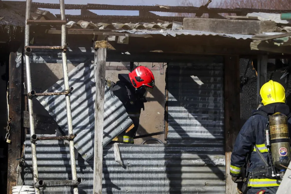 Se desató incendio en un galpón del corralón municipal 