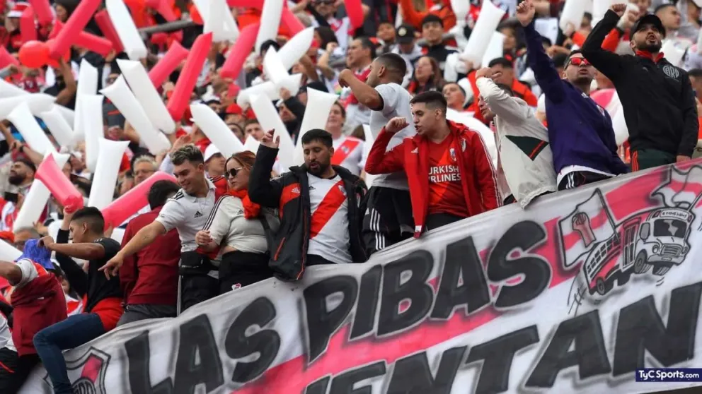 Imputan a River Plate por la muerte de hincha que cayó desde la tribuna