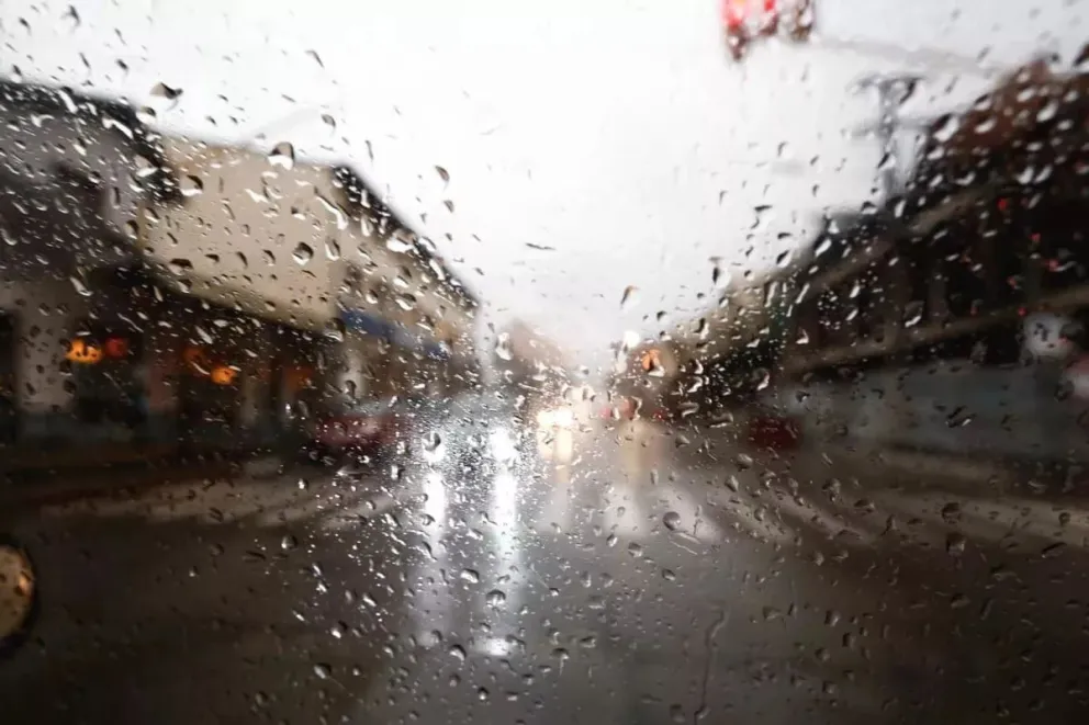 Alerta por vientos, lluvia y el regreso de la nieve para mitad de la semana en Bariloche 