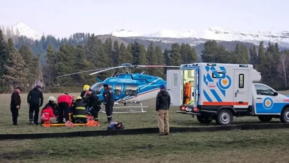 Esquiadora sufrió un grave accidente en Chapelco y fue rescatada por un helicóptero