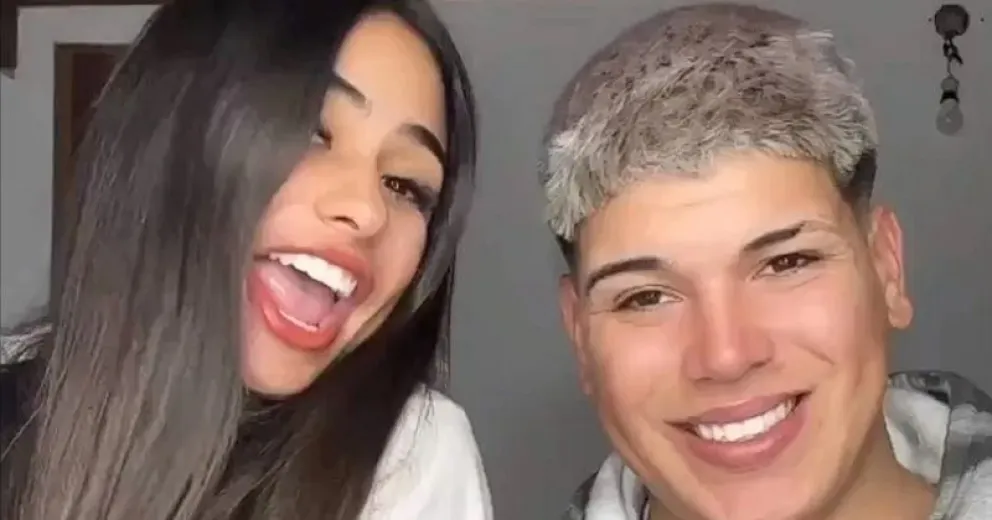Video: el curioso método de Daniela Celis y Thiago Medina aprendiendo a cambiar pañales