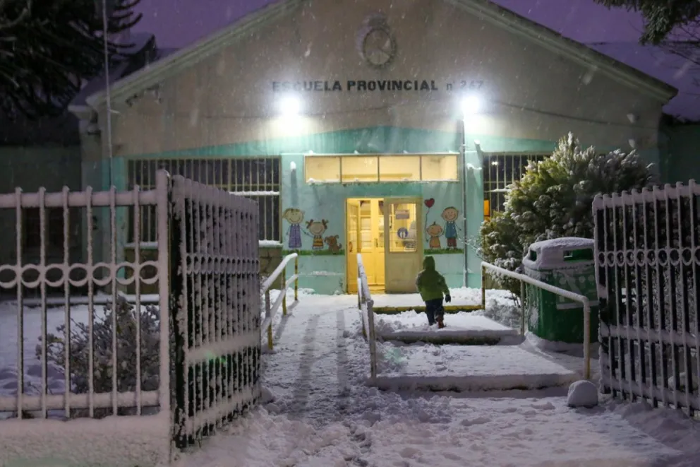 Luego de la controversia, suspendieron las clases en el turno mañana