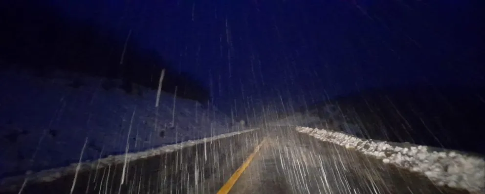 Nevadas en Pampa del Toro: piden extrema precaución para circular por ruta 40 