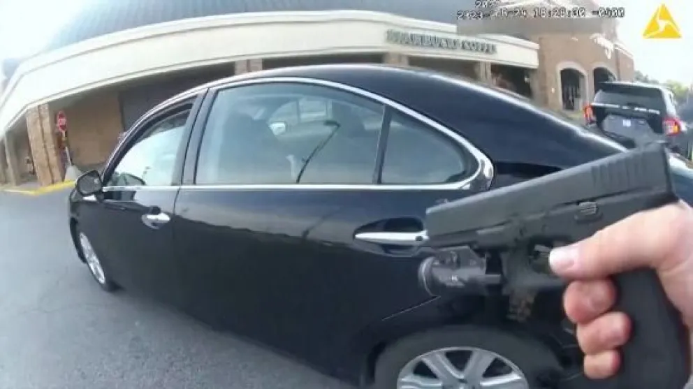 Violencia policial en EE.UU: un policía mató a una mujer afroamericana embarazada de un disparo