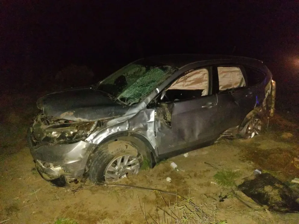Venían para Bariloche y protagonizaron espectacular vuelco 