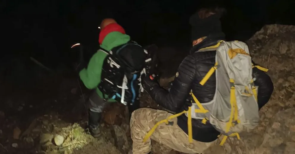 Rescataron a la pareja de turistas perdidos en Rinconada Nahuelpán