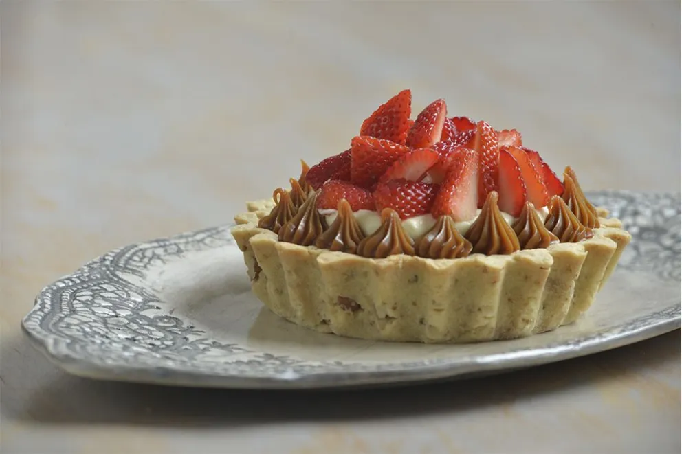 ¡No falla! Hacé una tarta de frutillas con dulce de leche  