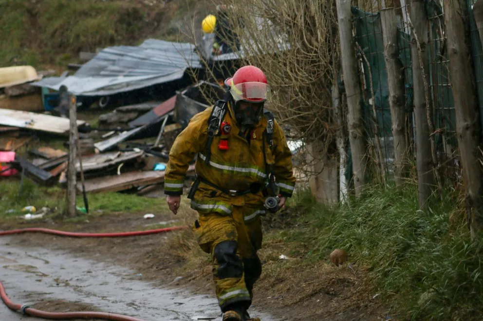 Ardió una casa en el barrio Arrayanes y tuvo pérdidas totales