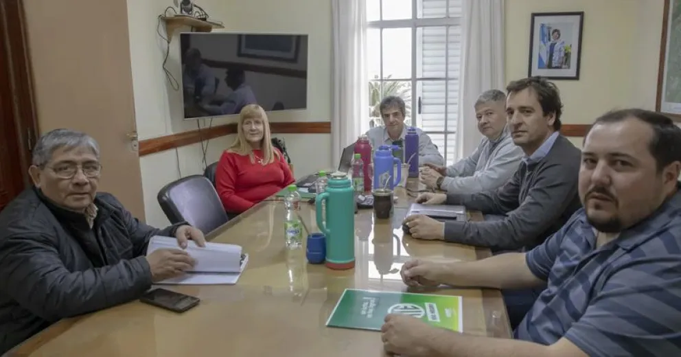 Gobierno provincial presentó nueva oferta salarial a los gremios estatales  
