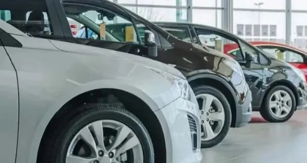 Acuerdo con Gobierno: congelan precios de autos por 60 días