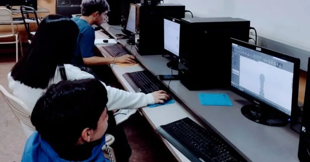 Estudiantes del CET son finalistas del programa nacional  “Escuelas Solidarias 2023”