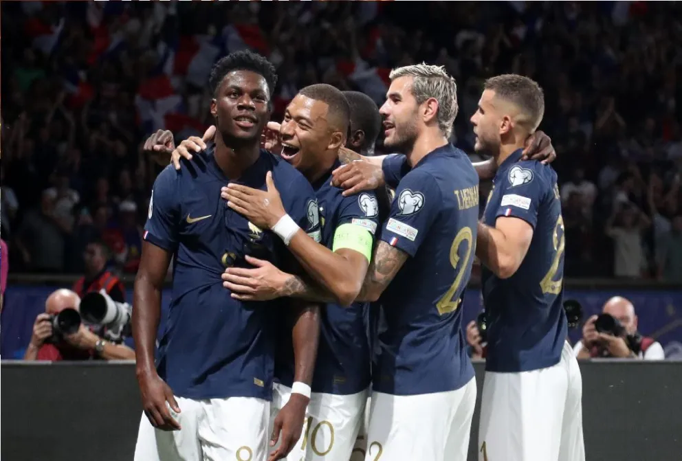 Con goles de Tchouameni y Thuram, Francia cerca de la clasificación a la Eurocopa