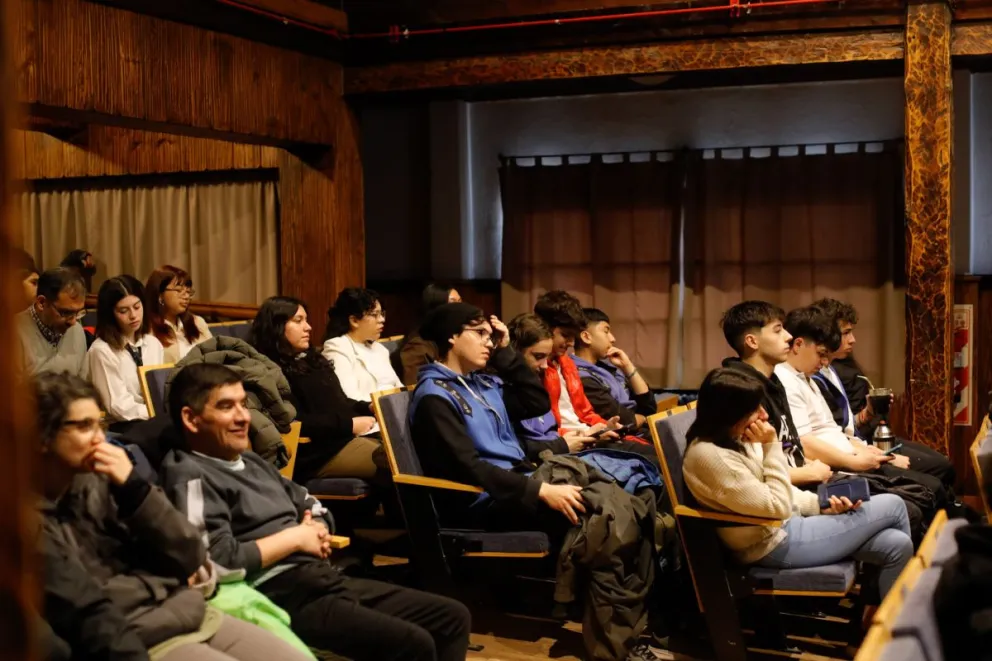 Alumnos del Amuyen presentaron un proyecto que busca "acercar las quejas por el TUP para que tengan solución"
