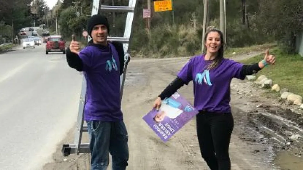 El partido Seamos Futuro inicia la retirada de carteles de campaña tras las elecciones
