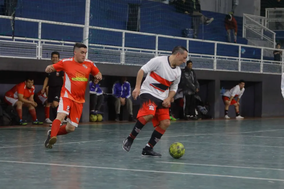 Se disputaron los cruces en la A y B del fútbol libre