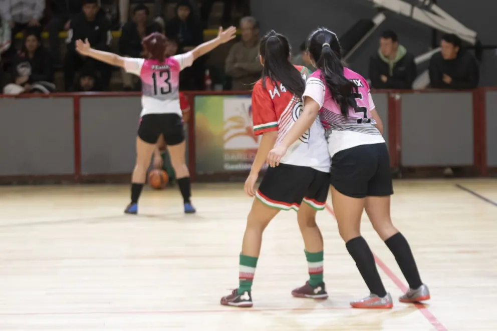En el fútbol femenino habrá vueltas olímpicas