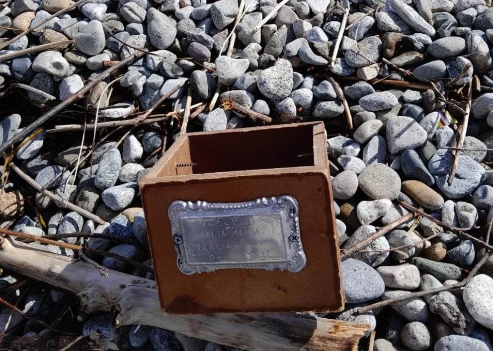 ¿Qué dice la urna encontrada junto al lago Nahuel Huapi?